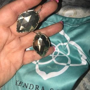 Kendra Scott Corley earrings in gold and pyrite